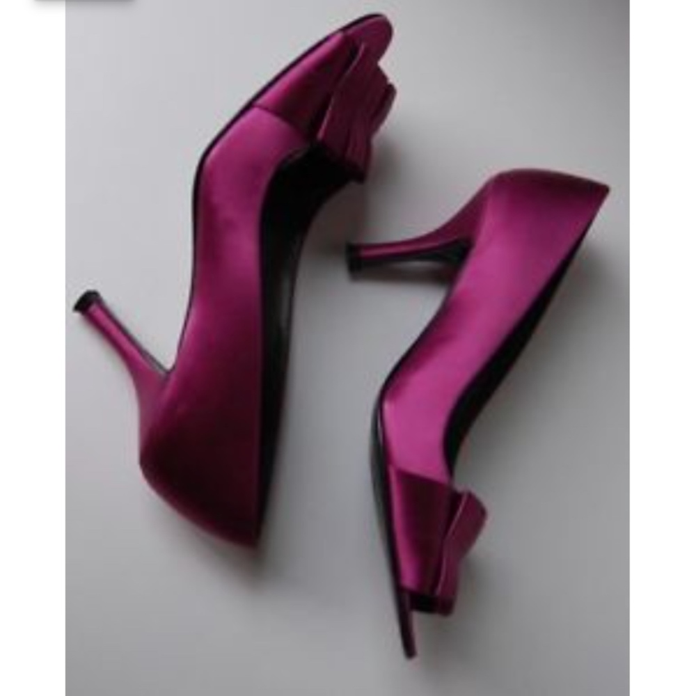 SALE Stuart Weitzman Gigi Ritz Fuchsia Satin Heels
